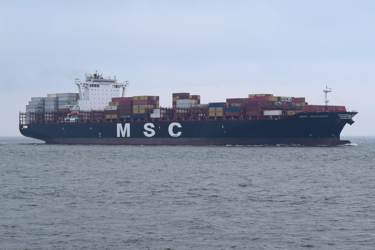 MSC DESIREE , Containerschiff , IMO 9745665 , 9400 TEU , Baujahr 2017 , 299.92 × 48.33m , Cuxhaven 09.11.2018