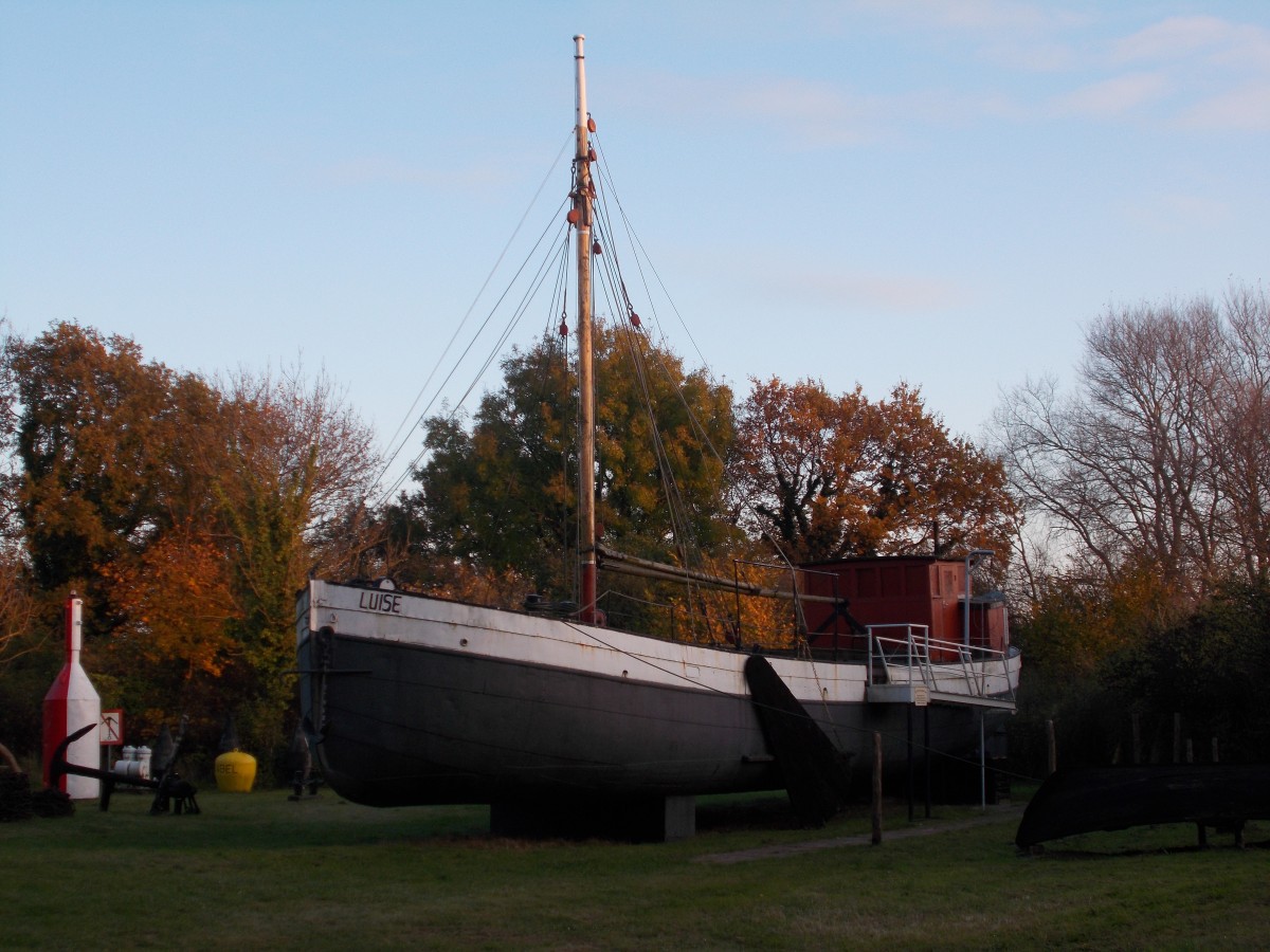 Museumsschiff  LUISE ,am 08.November 2014,in Göhren.