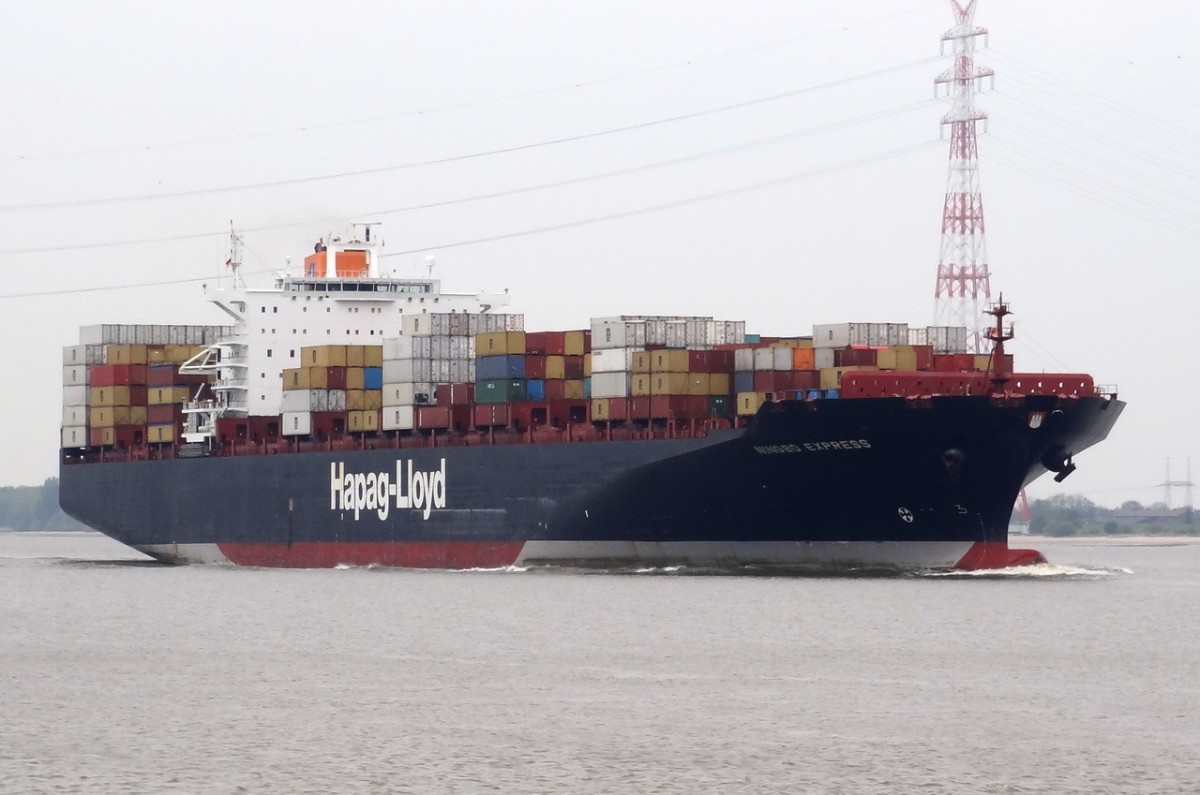 NINGBO EXPRESS   Containerschiff  Lühe  06.05.2014     320 x 43m
