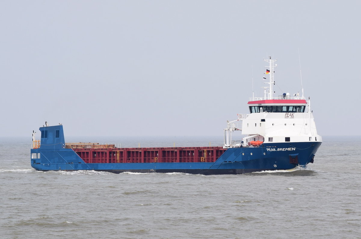 PEAK BREMEN , General Cargo , IMO 9612533 , Baujahr 2011 , 90 × 14m , 18.05.2017 Cuxhaven