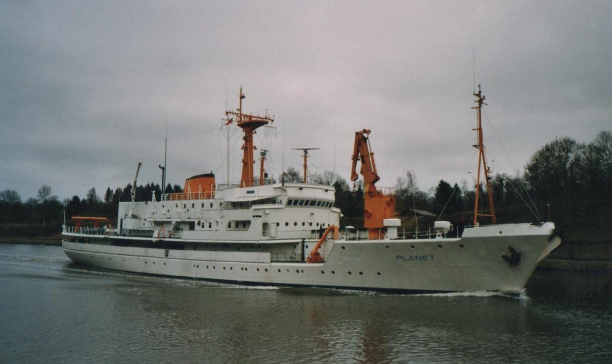 PLANET  -NN =PLANET II -das Foto wurde 2004 in Landwehr am NOK gemacht.Von 1967 bis 2004 Forschungsschiff.In Wilhelmshaven aufgelegt.
2012 in der Türkei abgewrackt