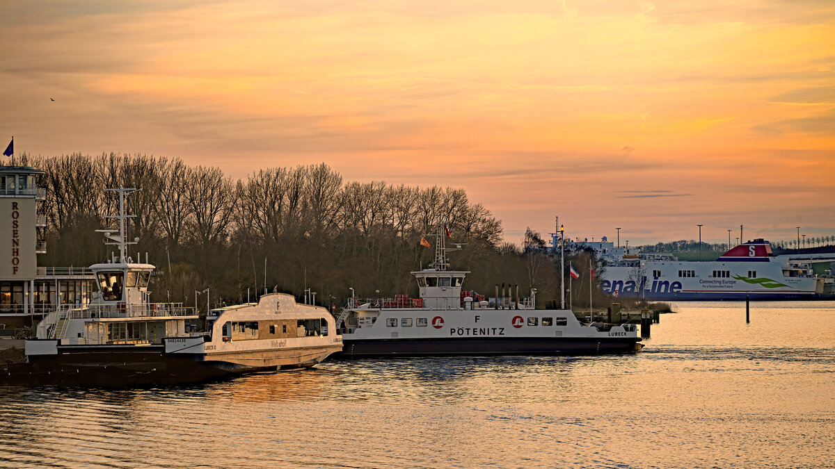Priwall-Fähren im Hafen von Lübeck-Travemünde 29.02.2024