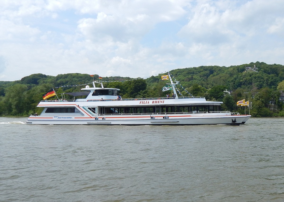 Recht zügig war Filia Rheni der Bonner Personen Schiffahrt auf den Rhein unterwegs.

Bad Honnef 12.05.2015