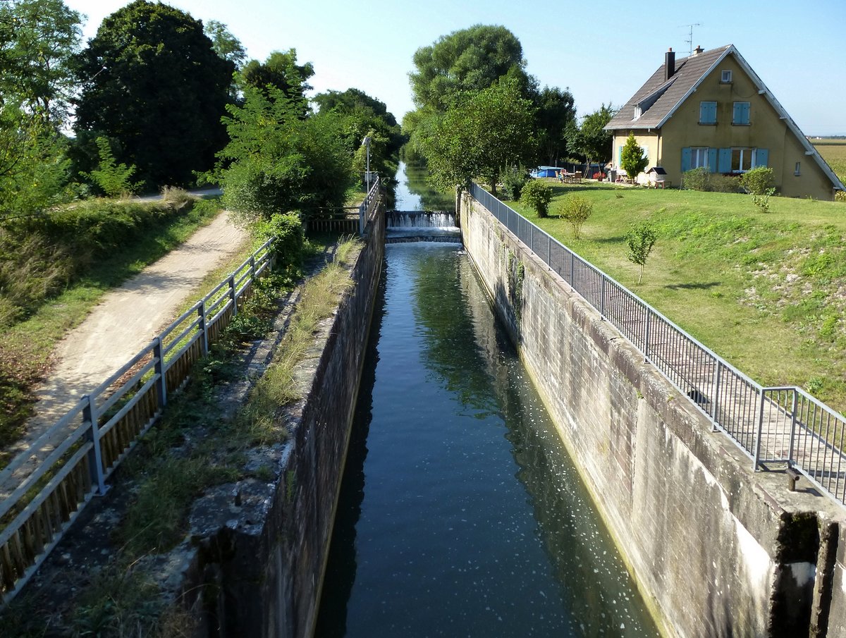 Rhein-Rhone-Kanal, stillgelegte Schleuse bei Weckolsheim/Elsa, Aug.2016