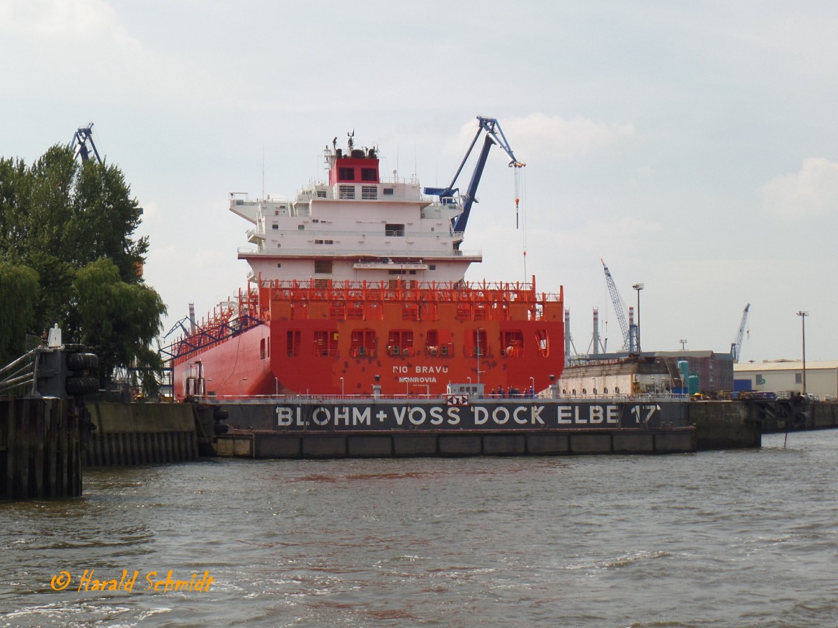 RIO BRAVO  (IMO 9348091) am 18.7.2014, Hamburg, im Blohm+Voss, Dock Elbe 17 /
Containerschiff / BRZ 73.899 / Lüa 286,5 m, B 40 m, Tg 12,5 m / 1 Diesel, Doosan-Sulzer 12RTA96, 68.630 kW, 93.311 PS, 23,3 kn / 5905 TEU, Reefer-Anschlüsse: 1.365 / 07.2009 bei Daewoo-Mangalia, Rumänien / Flagge: Liberia, Heimathafen: Monrovia /
