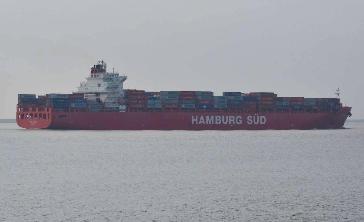 Rio Madeira Containerschiff von Hamburg Sd, IMO: 9348106, Baujahr 2009, Container/TEU 5905, Lnge 286,45 m, Breite 40 m, Tiefgang 13,77 m, 23 Knoten.  Auslaufend bei Brockdorf am 27.09.17. Heimathafen Monrovia.