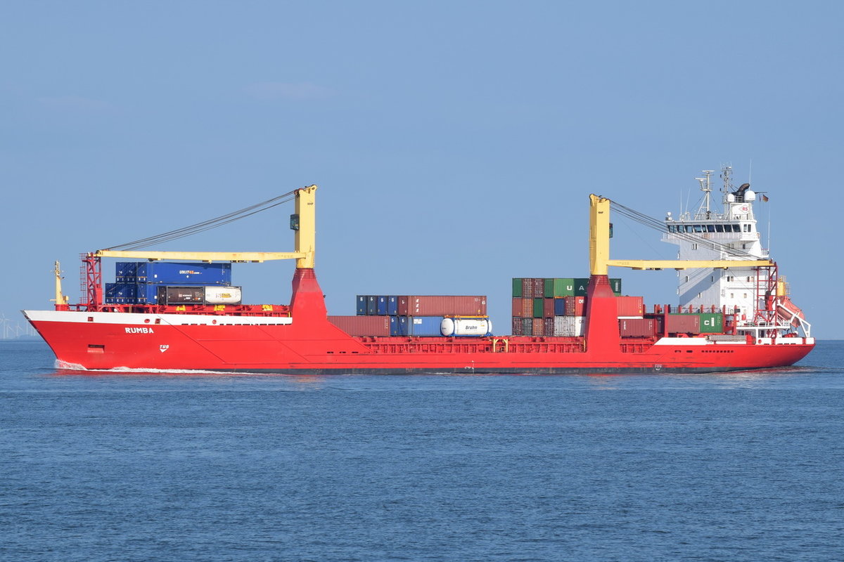 RUMBA , Containerschiff , IMO 9264714 , Baujahr 2003 , 132.57m × 19.45m , 657 TEU , bei der Alten Liebe Cuxhaven am 05.09.2018 