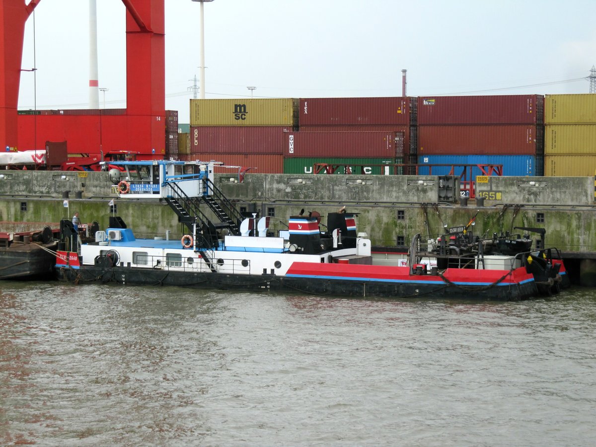 SB SCH 2640 (05604520 , 28,56 x 10,02m) am 17.06.2016 im Hafen Hamburg am Eurogate-Terminal.