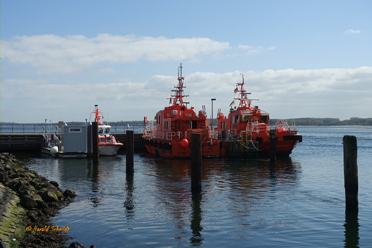 SCHILKSEE und TRAVEMÜNDE am 2.5.2023, Liegeplatz Travemünde /
Lotsenversetzboot, Typ Travemünde / Lüa 16,8 m, B 5,27 m, Tg 1,5 m / 2 MAN-Diesel, ges. 734 kW (998 PS), 16 kn / 2011 in Dienst / gebaut bei  Dockstavarvet, Schweden ( Alupilot-17M-Klasse) /



