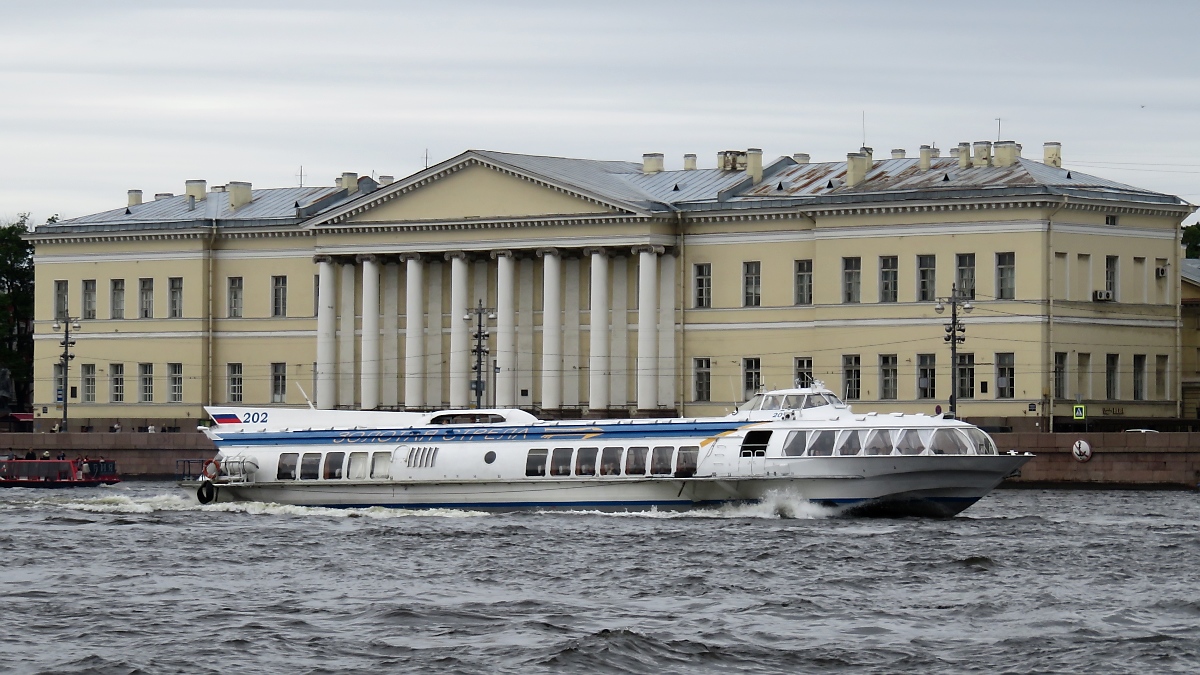 Schnellboot 202 auf der Newa in St. Petersburg, 16.7.17 