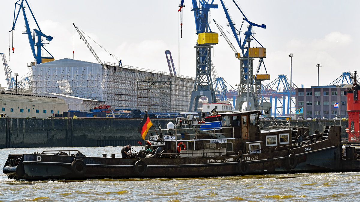 Schubboot ORCA (04401820, 26,98 x 5,55 m)am 26.05.2020 im Hafen von Hamburg