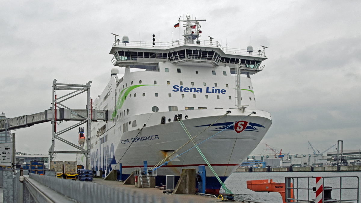 STENA GERMANICA (IMO 9145476)am späten Nachmittag des 8.2.2019 im Hafen von Kiel. Das am Schwedenkai liegende Fährschiff der Stena Line wird gegen 18.45 Uhr ablegen und Göteborg ansteuern.