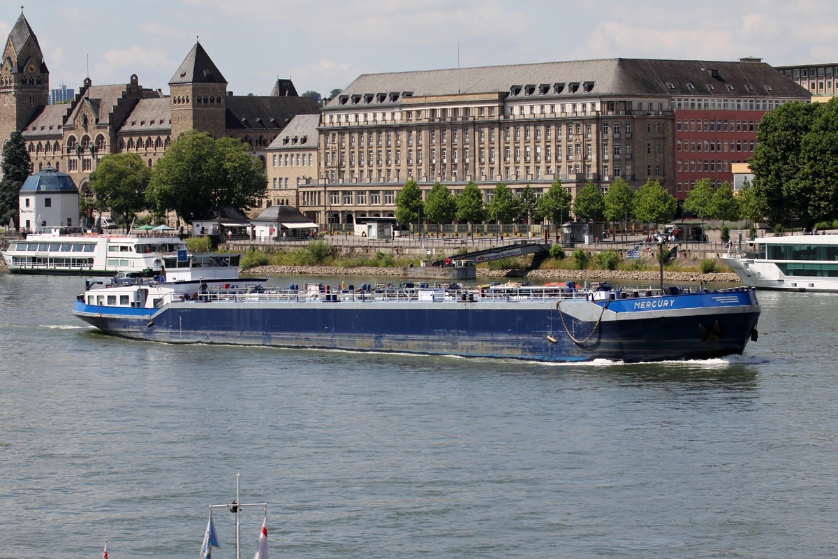 Tankschiff  MERCURY  Rhein abwärts in Koblenz 4.7.2017