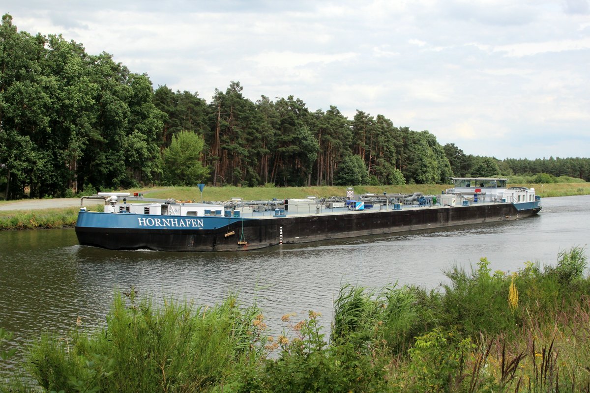 TMS Hornhafen (02329810 , 86 x 9,60m) am 12.07.2016 im Elbe-Havel-Kanal zw. Schleuse Wusterwitz und Genthin mit Fahrtrichtung MD. 