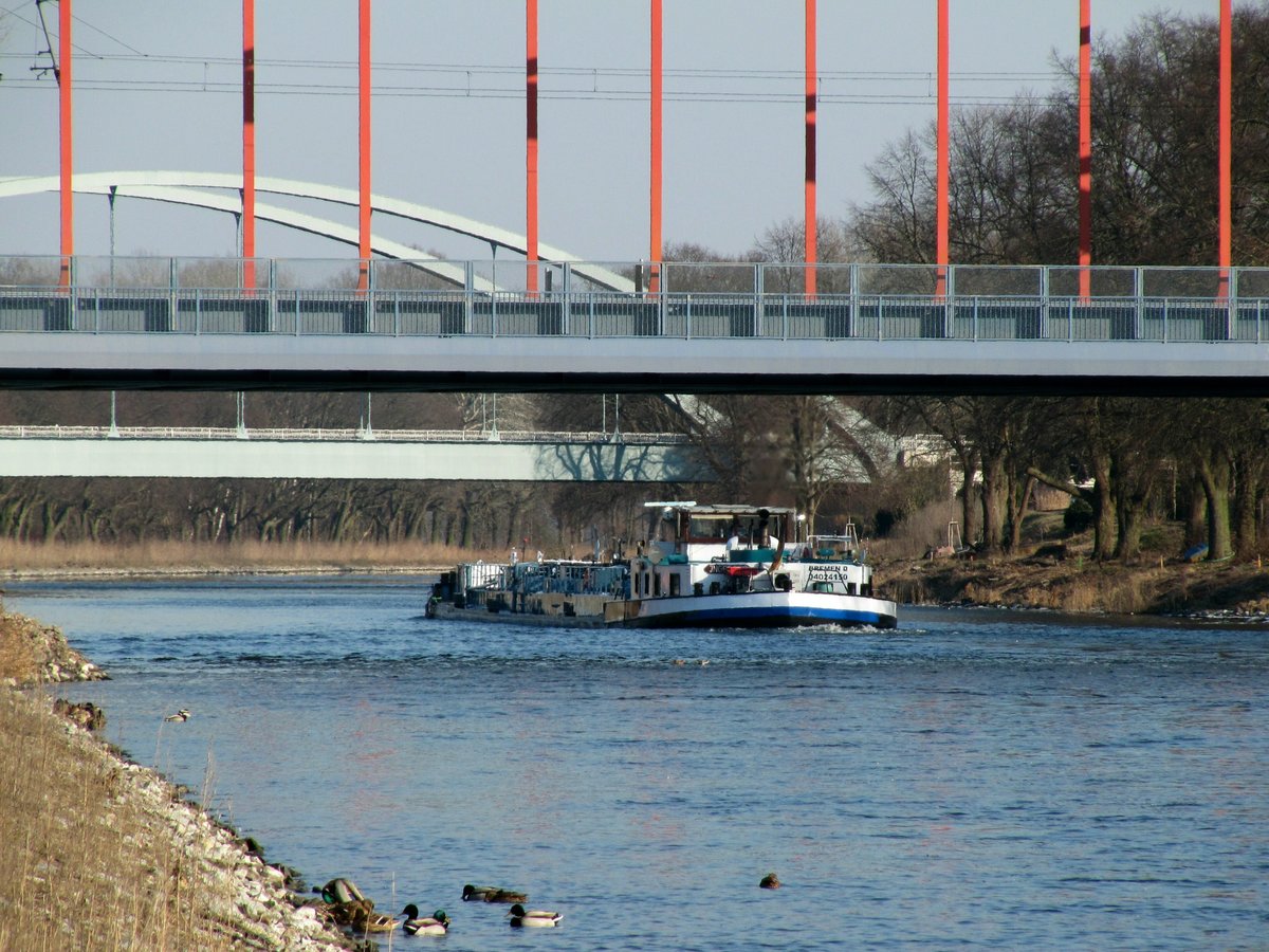 TMS Ingeborg (04024150 , 80 x 8,20m) am 28.02.2018 im Sacrow-Paretzer-Kanal / UHW zw. der Eisenbahnbrücke u.d. Strassenbrücke b. Marquardt auf Bergfahrt nach Berlin.