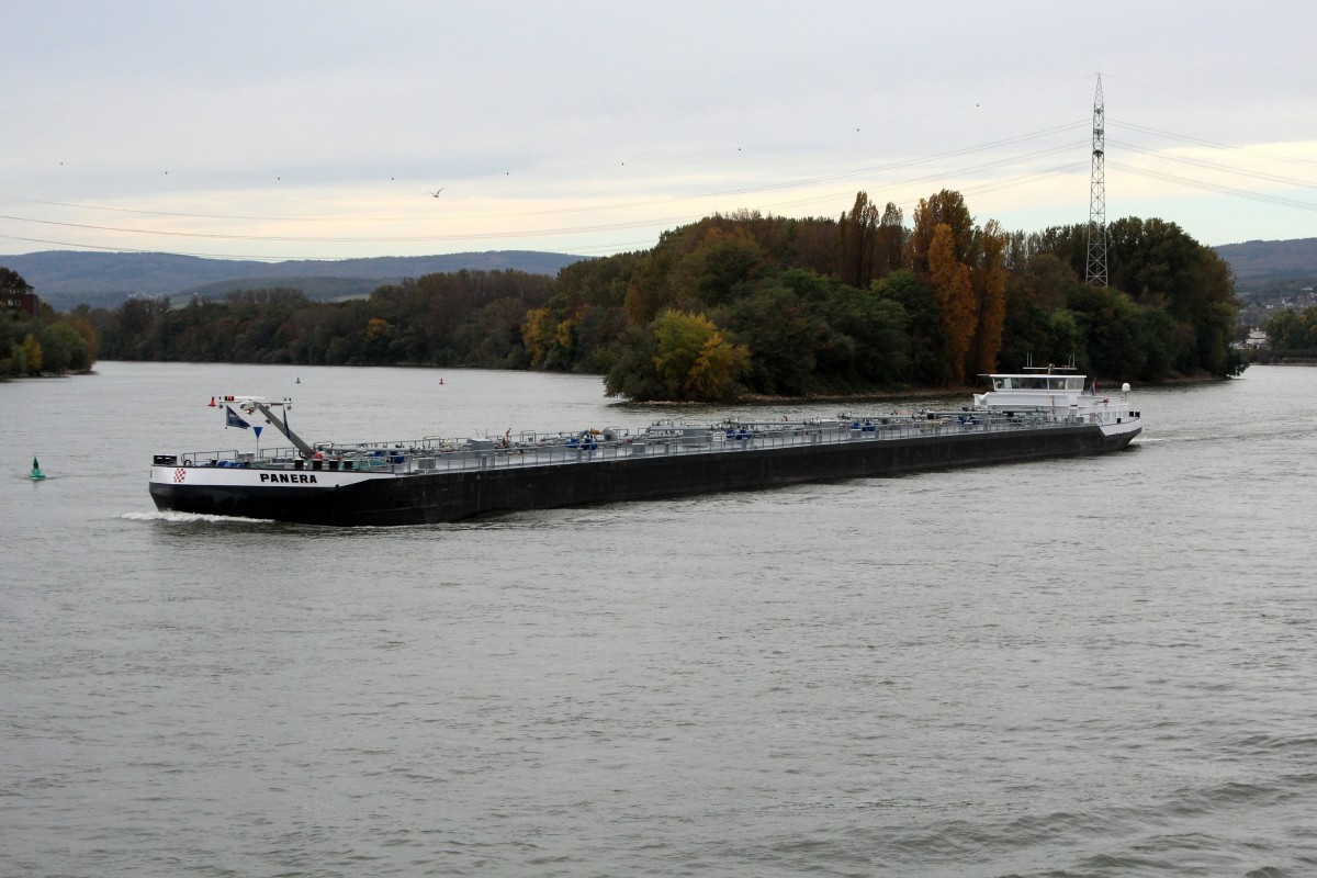 TMS Panera (02335420 , 135 x 11,40m) am 20.10.2014 auf dem Rhein bei Mainz zu Berg.