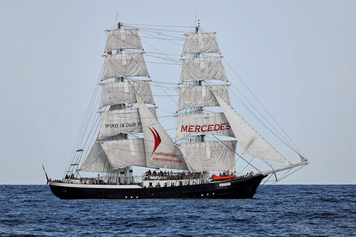 Traditionsschiff MERCEDES (IMO 5156658) vor Rügens Kreideküste Höhe Wissower Klinken. - 09.06.2018
