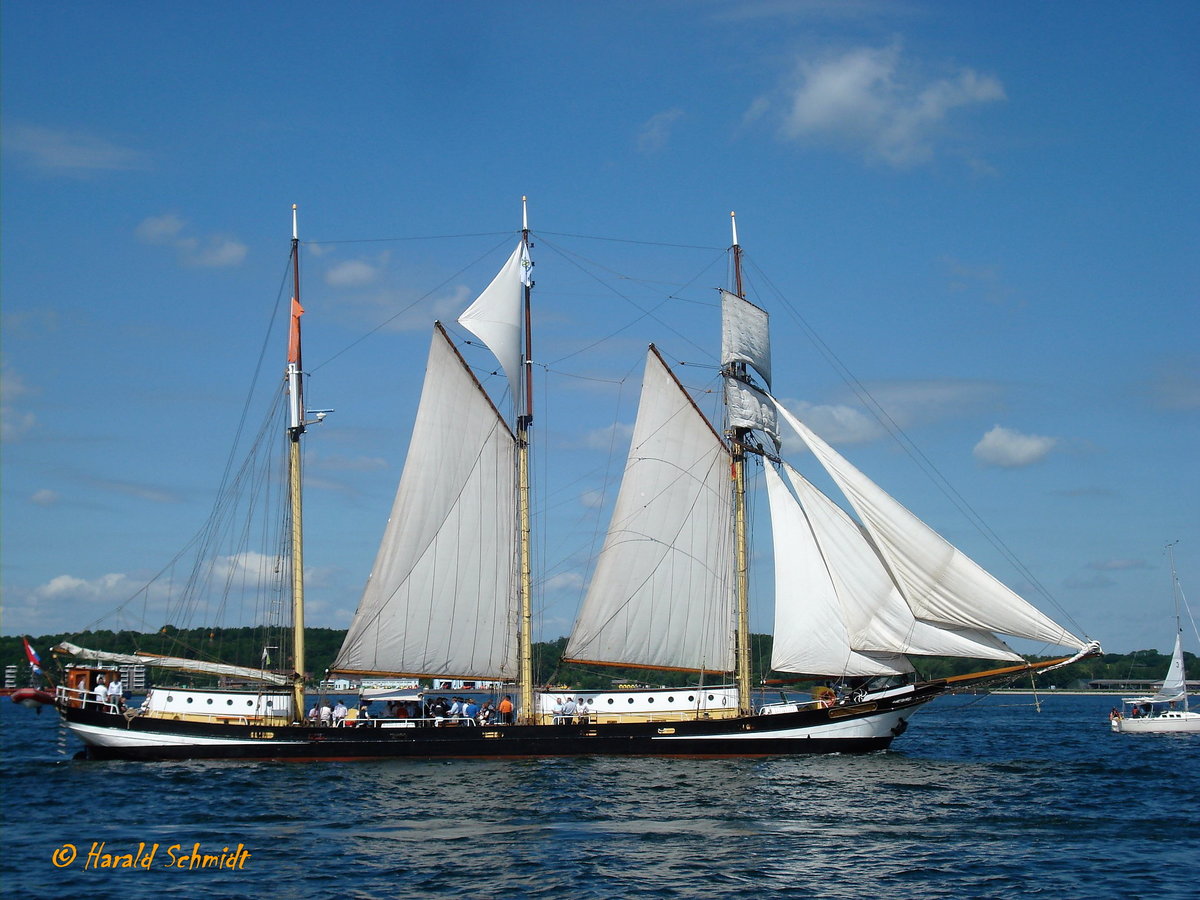Unbekanntes Segelschiff auf der Kieler Förde am 23.6.2010 (Kieler Woche)