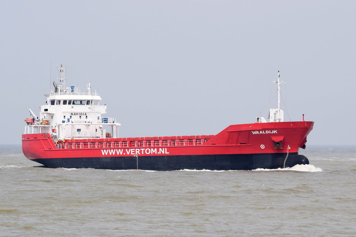 WAALDIJK , General Cargo , IMO 9514937 , Baujahr 2010 , 90 × 14.4m , 18.05.2017 Cuxhaven