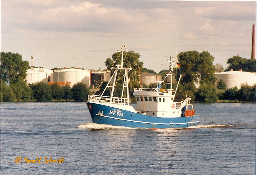 WESTBANK HF 573 im Sommer 1990, Hamburg auslaufend im Köhlfleet (Scan vom Foto) / 
gebaut 1990 bei Lübbe Voss, Westerende-Kirchloog
