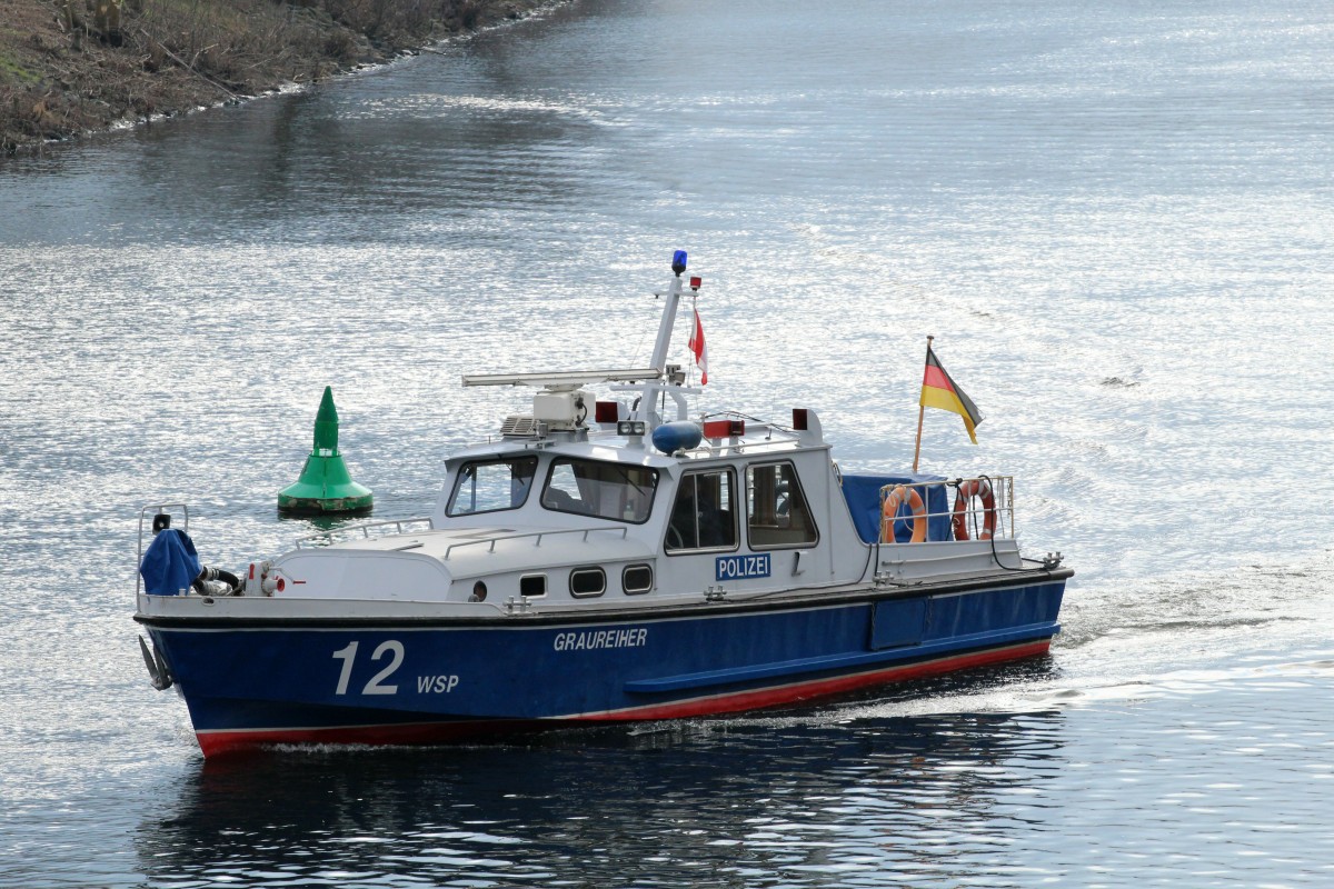 WSP 12 Graureiher der Berliner Wasserschutzpolizei am 07.03.2016 auf der Havel zu Berg in Berlin-Spandau.