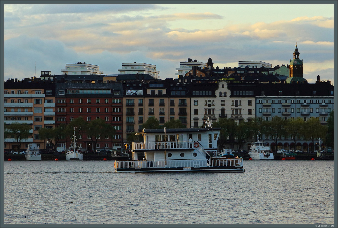Das Charterboot M/S Molly quert am 17.05.2023 den Mälarsee in Stockholm. 