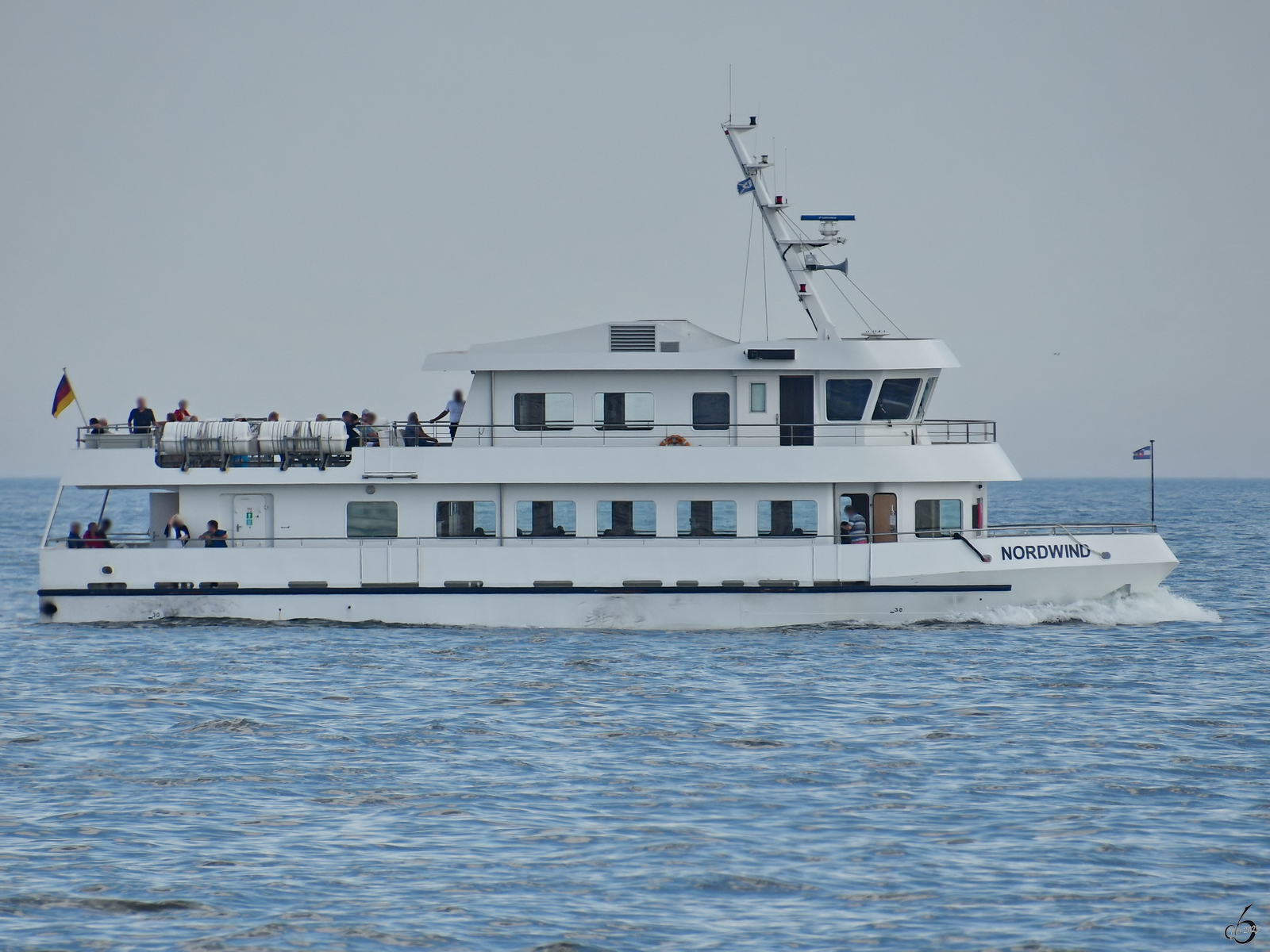 Das Fahrgastschiff NORDWIND (IMO: 9506241) ist hier auf der Ostsee zu sehen. (Sassnitz, August 2023)