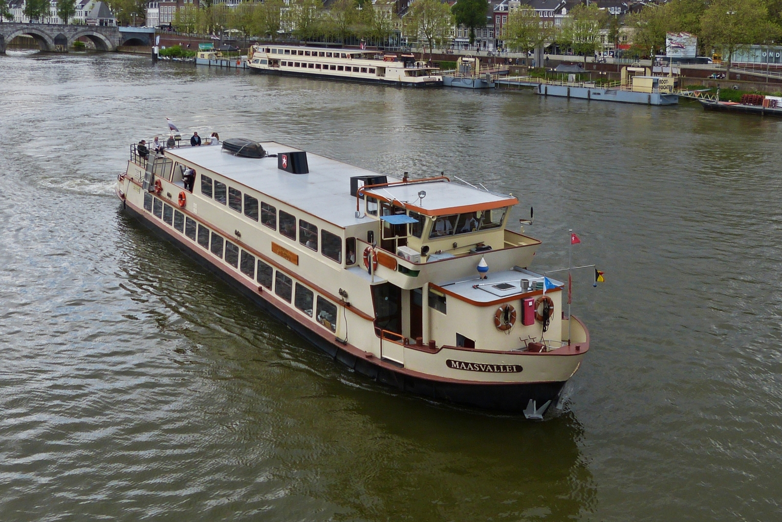 FGS MAASVALLEI, hat vor kurzem die Fluss Rundfahrt auf der Maas in Maastricht begonnen. 05.2023