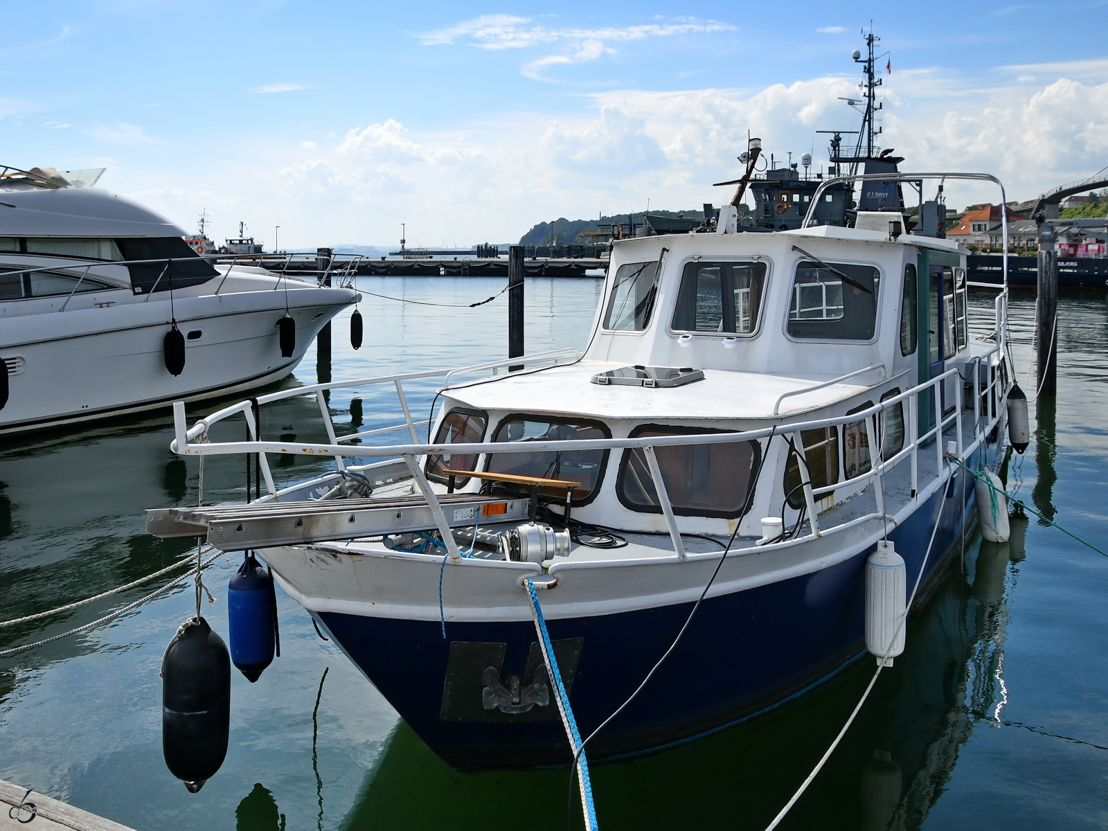 Mitte August 2023 war im Hafen von Sassnitz dieses Motorboot zu sehen.
