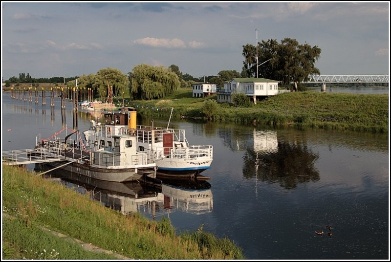 Abendliche Stille im Hafen von Wittenberge. Der Hafen liegt wenige