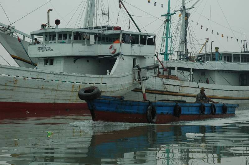 Im Hafen von Jakarta  