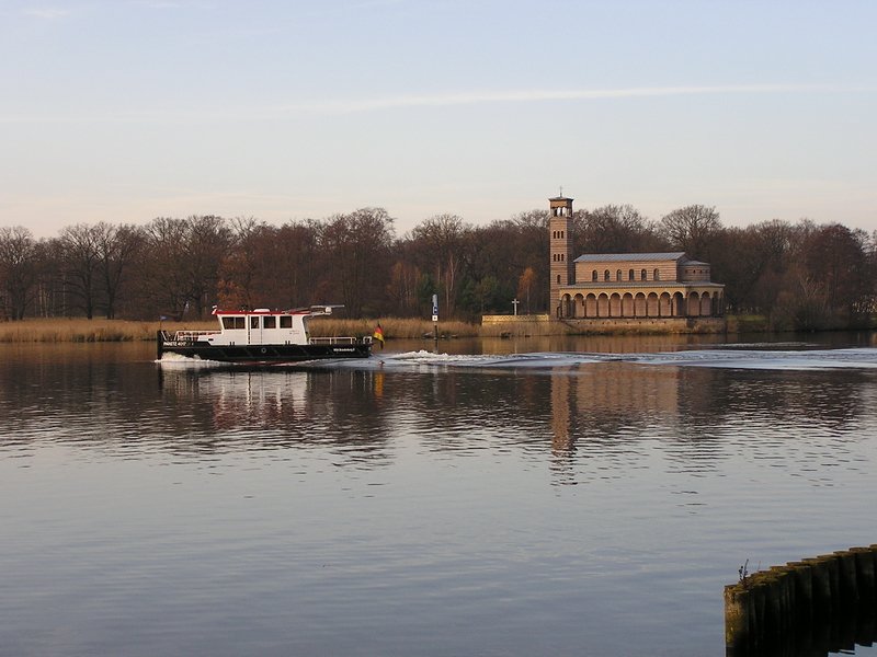 Das kleine Schubboot PARETZT 4017 des WSA Brandenburg (Wasser-und Schifffahrtsamt