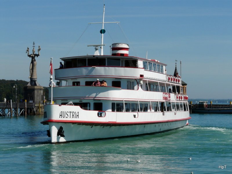 Bodensee - MS AUSTRIA beim verlassen des Hafens von Konstanz am 31.08.2009