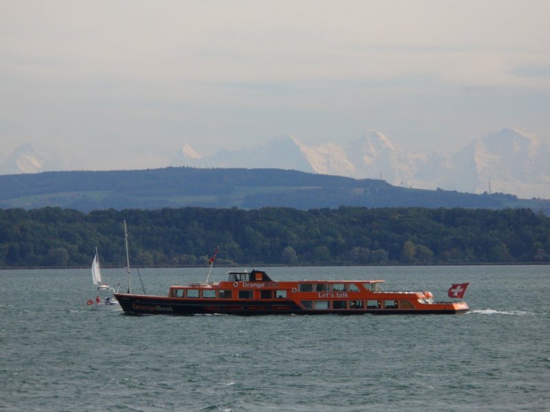 BSG - MS Petersinsel mit Vollwerbung unterwegs auf dem Bielersee am 06.10.2007