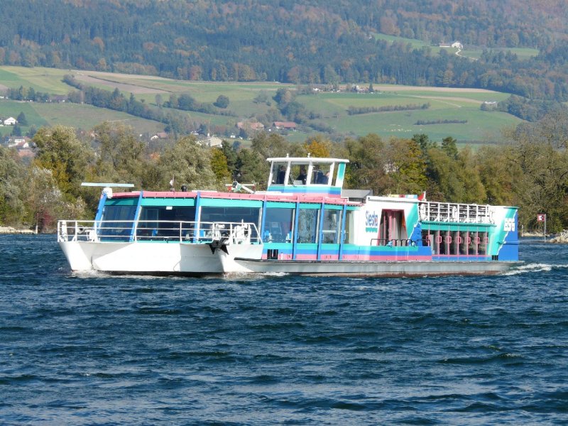 BSG - MS SIESTA Flusskatemaran( Einsatz Normalerweisse zwischen Biel-Solothurn-Biel / Aarefahrt ) unterwegs auf der Aare bei Arch am 20.10.2007