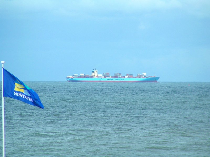 Containerschiff  Maersk Sealand  vor der Insel Wangerooge 29.Aug.2006