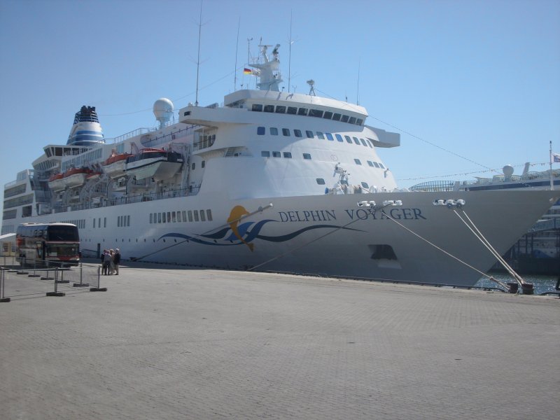Das Kreuzfahrschiff  DELPHIN VOYAGER  hat am 22.05.2008 im Fhrhafen Sassnitz-Mukran angelegt.