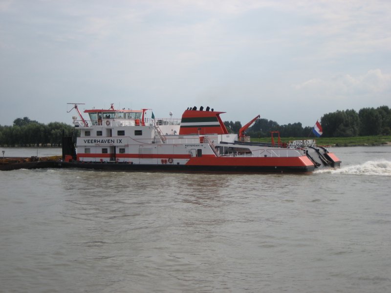 Das Schubschiff VEERHAVEN IX am 18.08.2007 auf dem Rhein.