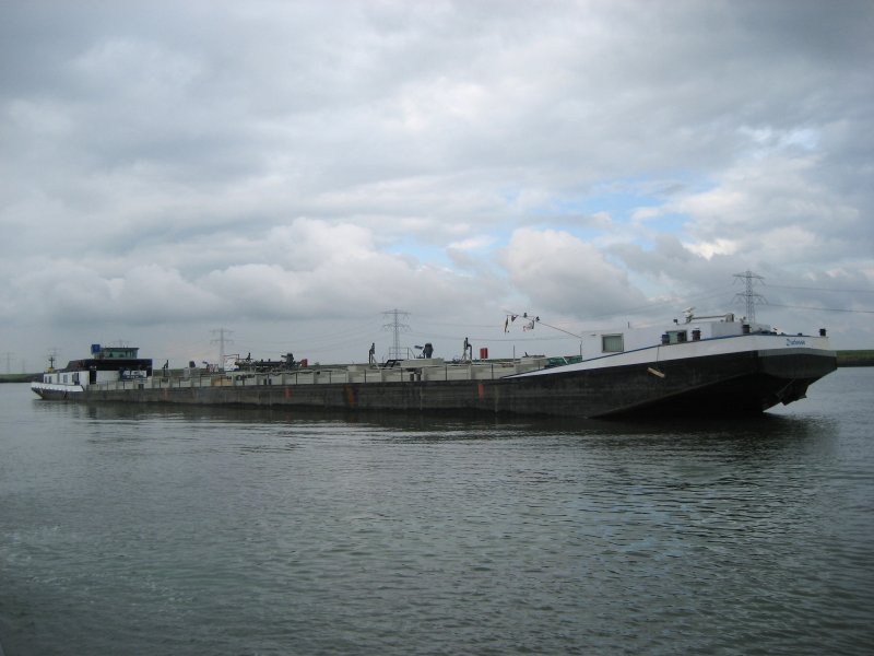 Das Tankschiff  DUCHESSE  am 23.08.2007 fhrt auf dem Kanal in Richtung Antwerpen.