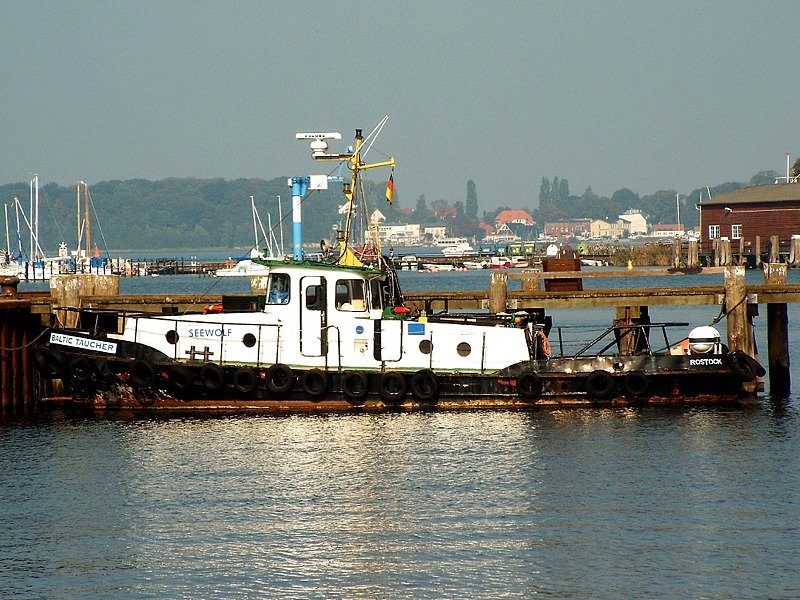 Die Seewolf im Bereich der Strahl-Werft in Stralsund am 01.10.2006.