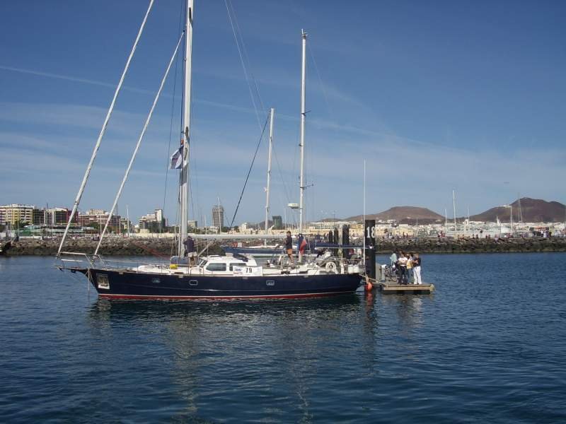Diese Yacht wartet noch mit dem Start fr die ARC 2006 Transatlantikregatta in Gran Canaria