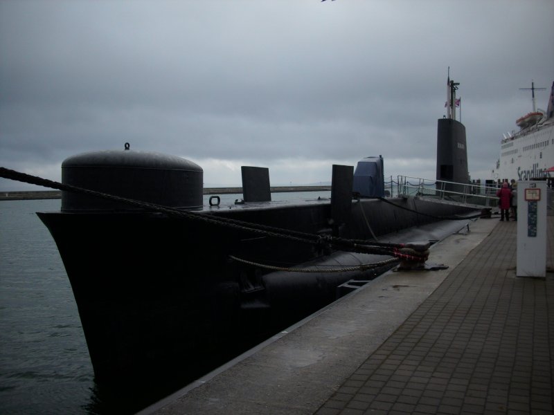 Ein Britisches U-Boot kann man im Sassnitzer Stadthafen besichtigen.
Aufnahme vom 10.Mrz 2009.