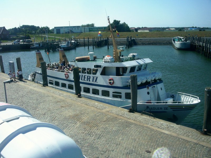 Fahrgastschiff ADLER IV an der Anlegstelle Fhr,
2003