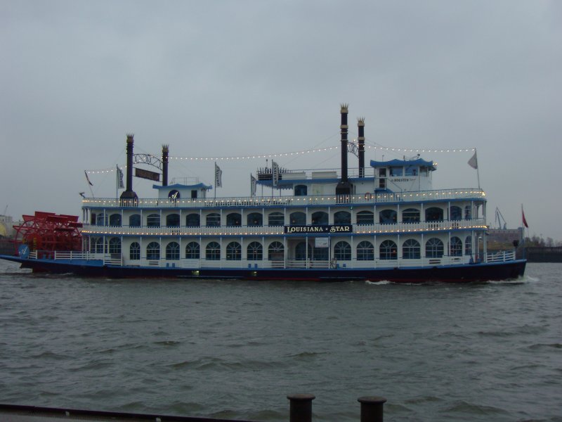 Mississippi-Dampfer Louisiana Star in Hamburg  