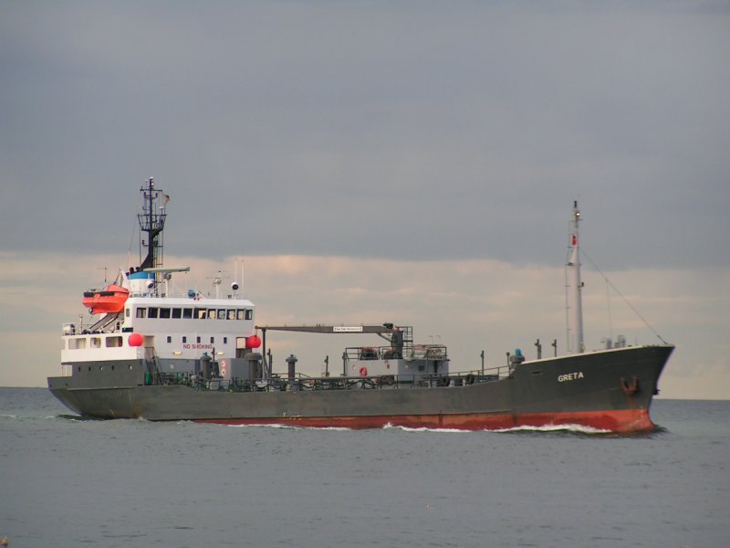 Greta, Tankschiff, L=73mtr;B=11mtr;Flagge:Germany; bei der Einfahrt in den Hafen; 070901
