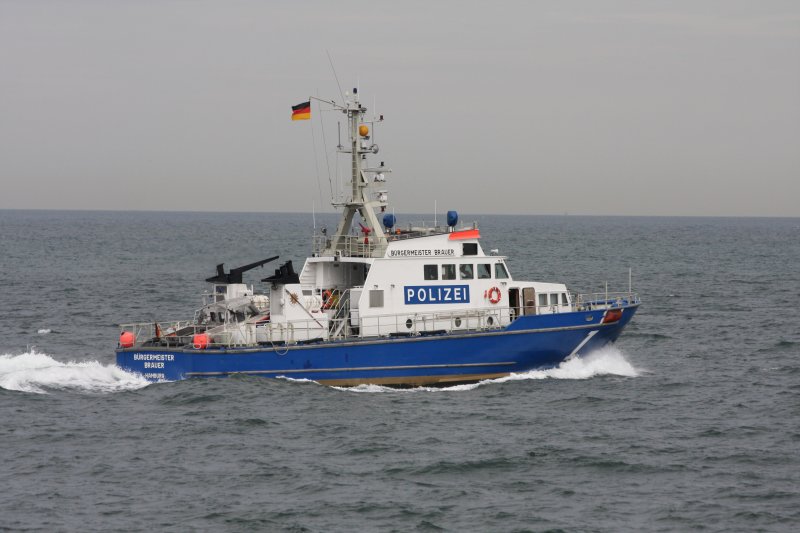 Hamburger Polizeiboot BRGERMEISTER BRAUER vor Helgoland am 29.07.2009!