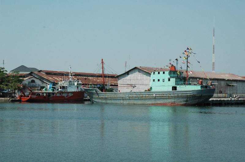 Holzschiff in Cirebon (Java)