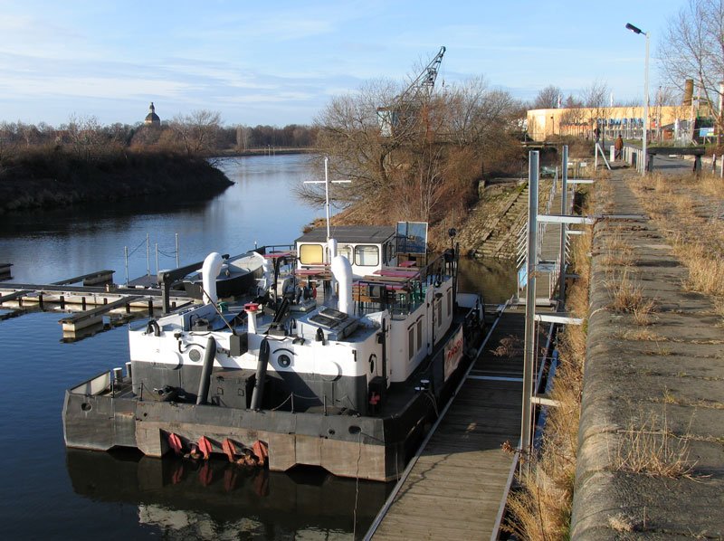 Kanalschubschiff SCH 2325, Typ KSS 190-Z (Schiffswerft Rolau), 190 PS, auf der Elbe im Neustdter Hafen von Dresden; 08.01.2008
