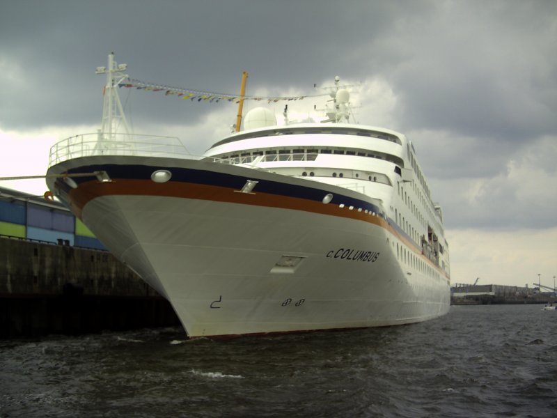 die Columbus am 1.8.2008 in Hamburg 