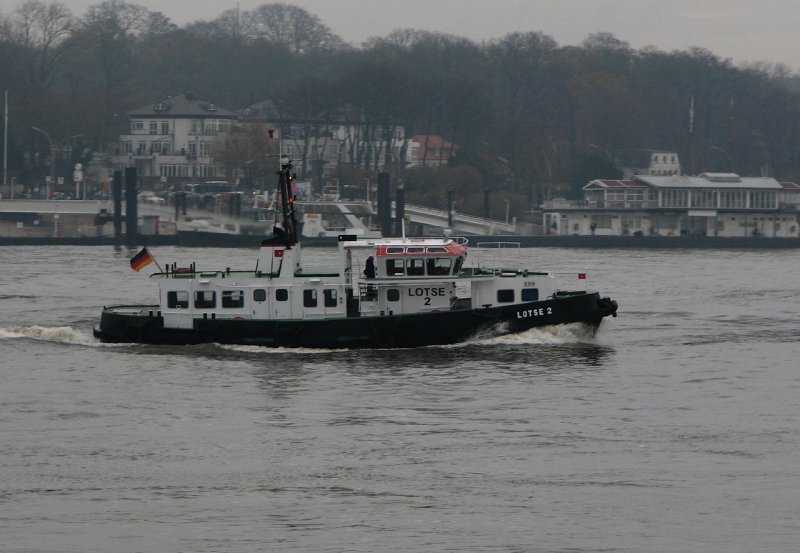 Lotse 2
23.11.2007 auf der Elbe bei Teufelsbrck